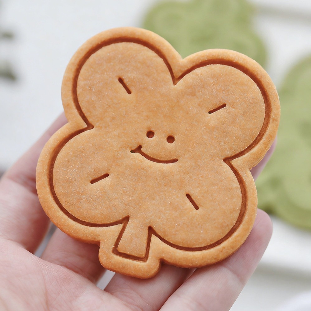 Lucky Four-Leaf Clover Cookie  - Kitchen Baking Cookies recension och pris