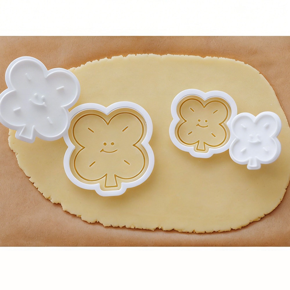 Lucky Four-Leaf Clover Cookie  - Kitchen Baking Cookies recension och pris